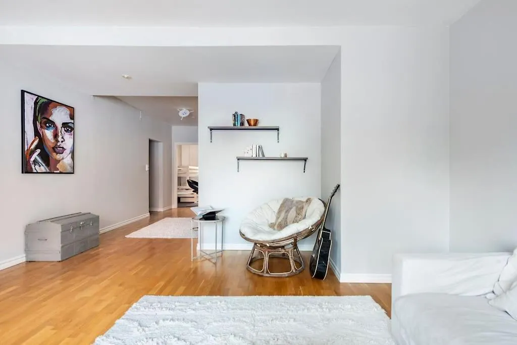 100 Sqm Apartment In Stockholms Finest Area - Oestermalm  Στοκχόλμη