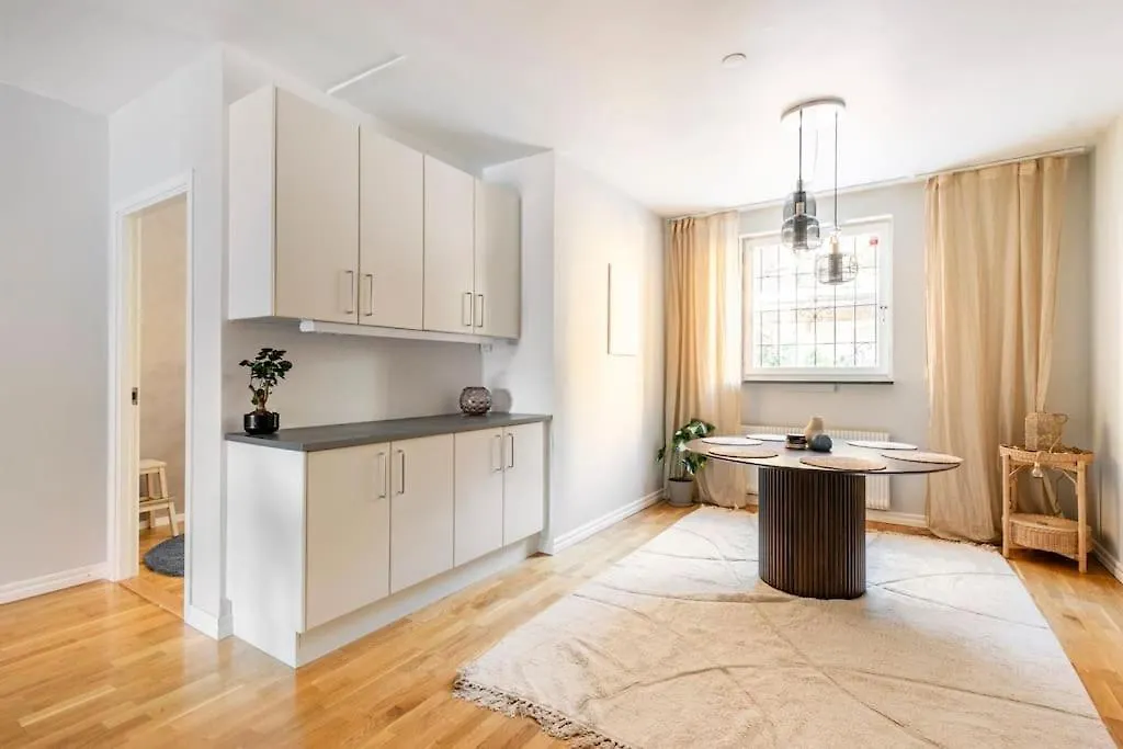 100 Sqm Apartment In Stockholms Finest Area - Oestermalm 0*, Stockholm Sweden