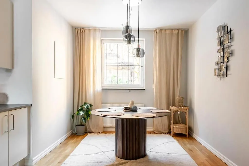 100 Sqm Apartment In Stockholms Finest Area - Oestermalm Sweden